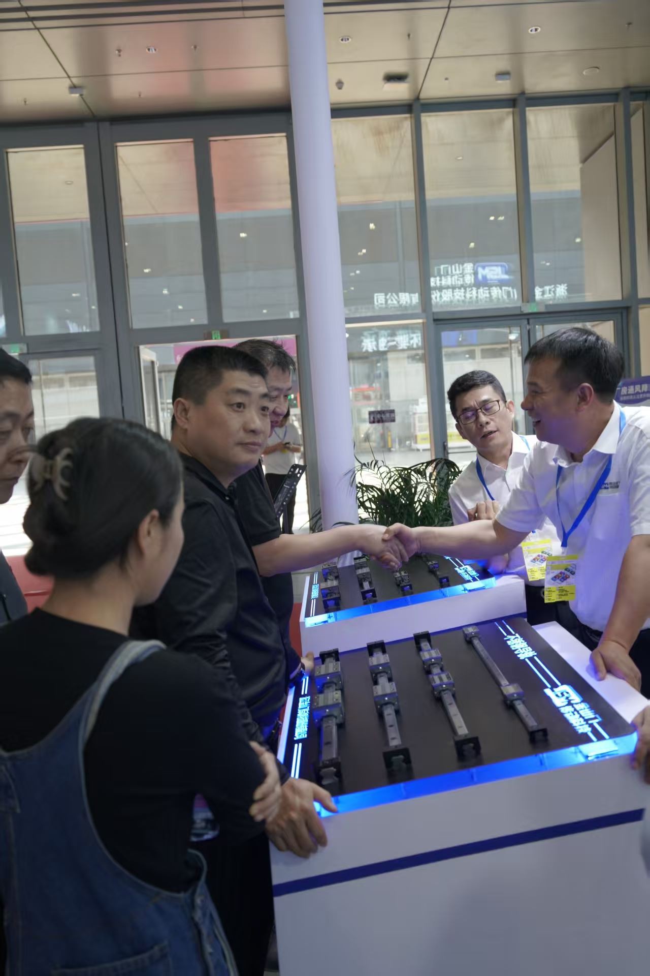 news-1280-1920 news-1280-1920